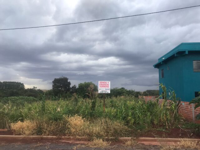 Terreno en Venta – Barrio Jardin, Las Oliveiras